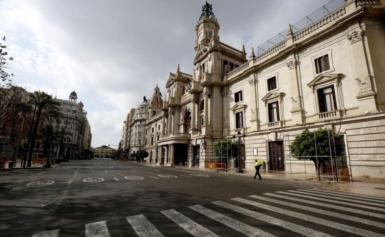 Ayuntamiento de Valencia durante el confinamiento por el estado de alarma.