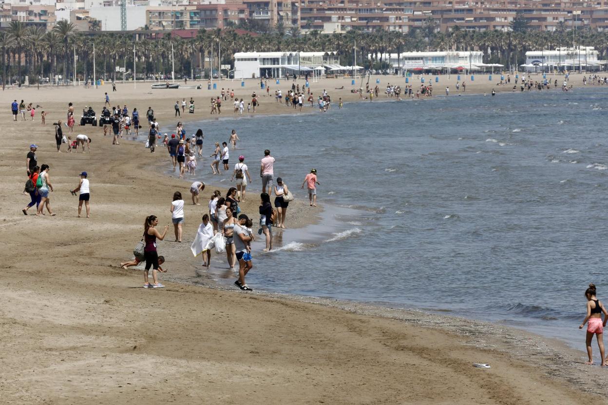 La playa de las Arenas, este sábado. irene marsilla