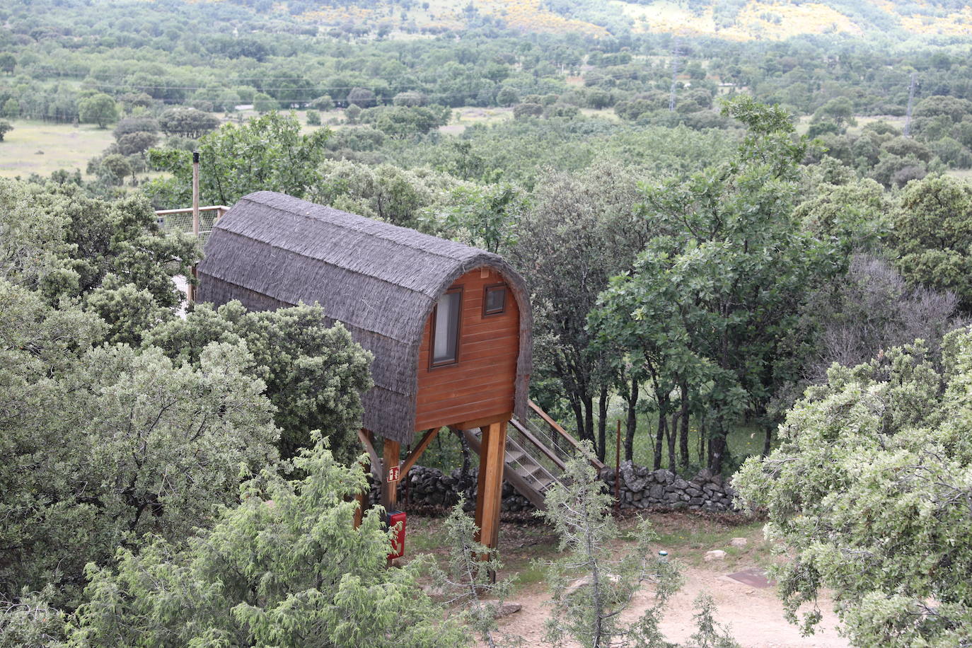 Cabaña en el árbol del Camping Monte Holiday en Gargantilla del Lozoya (Madrid).