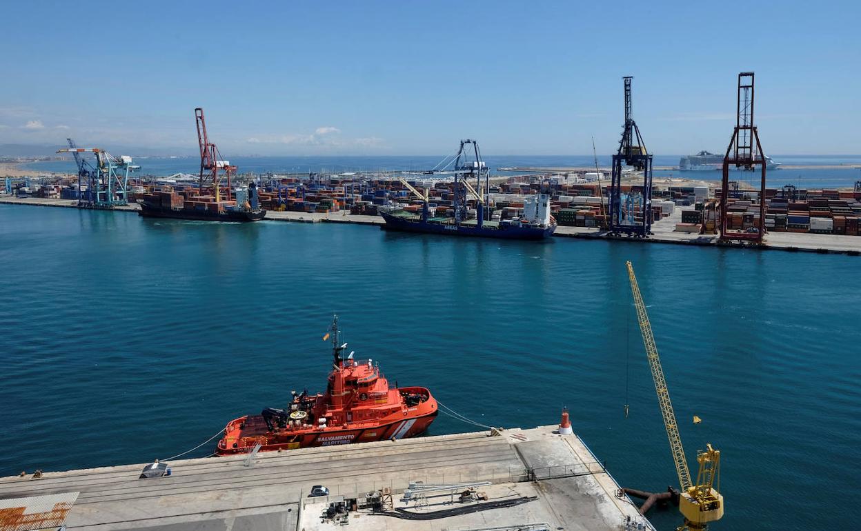 Instalaciones del Puerto de Valencia. 