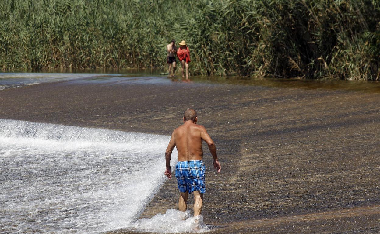 Zona de baño del río Jucar. 