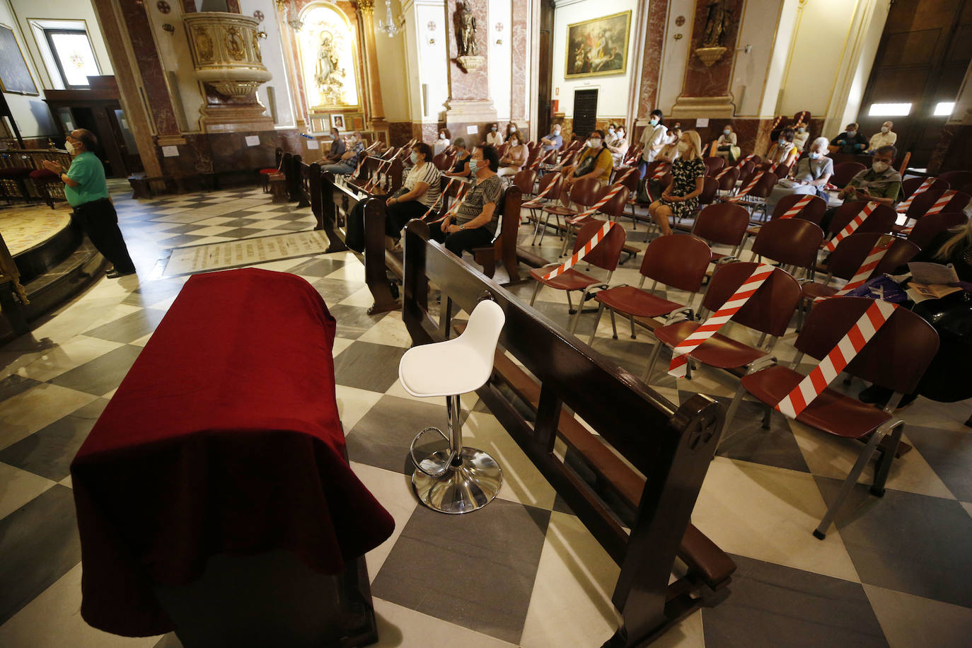 La ciudad de Valencia se prepara y acondiciona sus espacios para pasar a la fase 2 de desescalada a partir del lunes 1 de junio, junto al resto de la Comunitat. La fase 2 refuerza la movilidad a los ciudadanos y reduce las restricciones en la reapertura de numerosas instalaciones y servicios, aunque mantiene algunas restricciones. Los territorios que pasan a la fase 2 de la desescalada podrán abrir cines, teatros y monumentos con un tercio del aforo. Además, el uso de la playa ya se contempla en la fase 2 y se ha flexibilizado mucho la movilidad. 