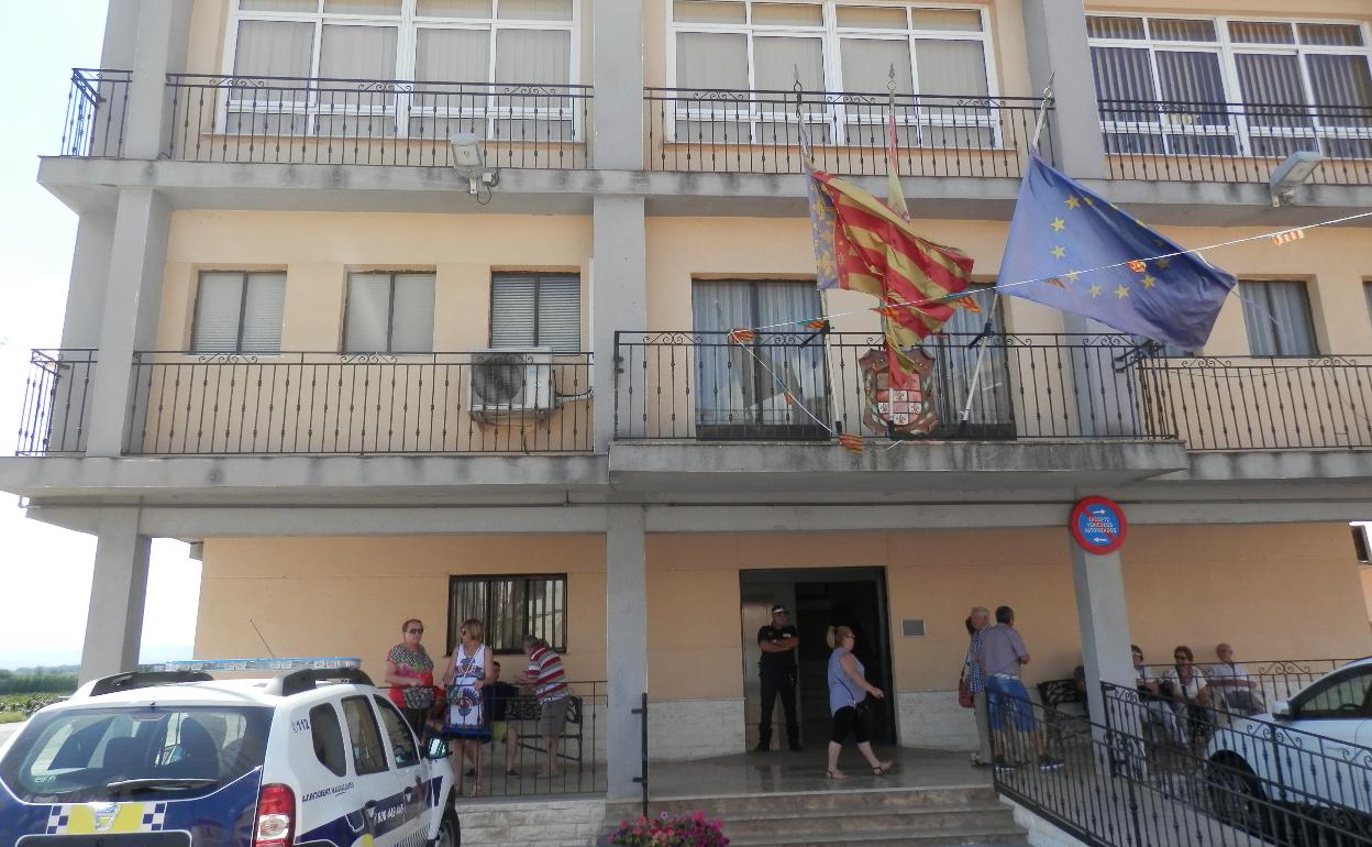 Fachada del ayuntamiento de Massalavés, en una imagen de archivo.