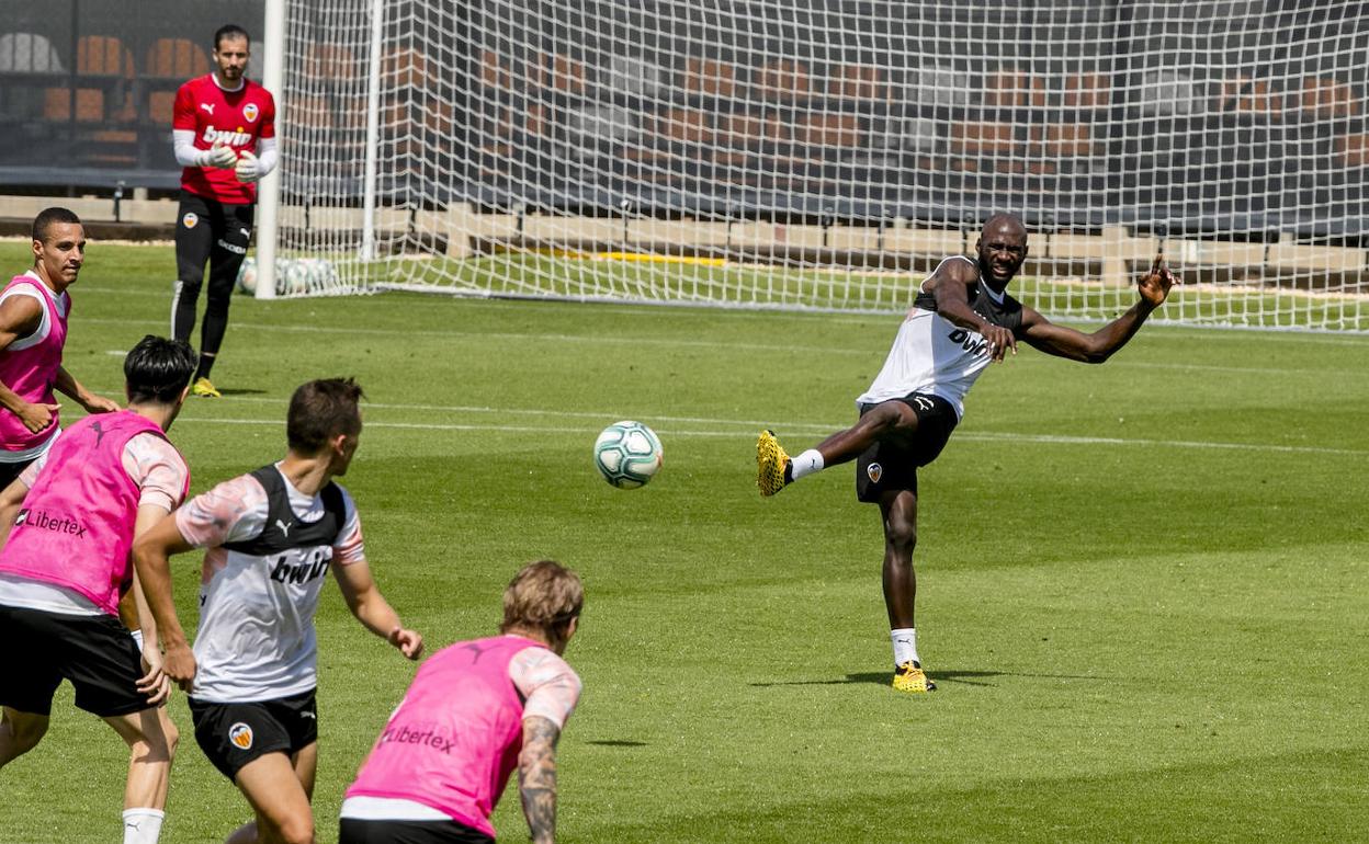 La plantilla del Valencia, contra el racismo