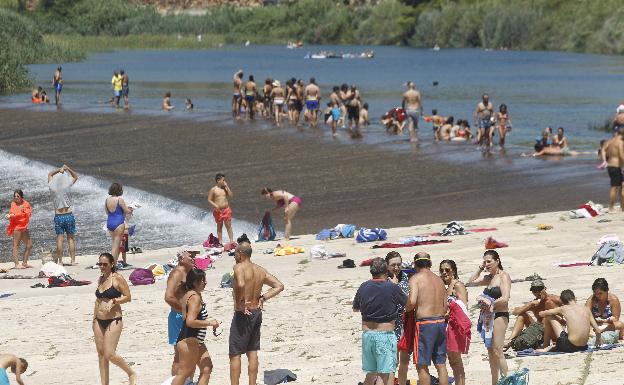 El Assut de Antella recibe miles de visitantes cada verano. 