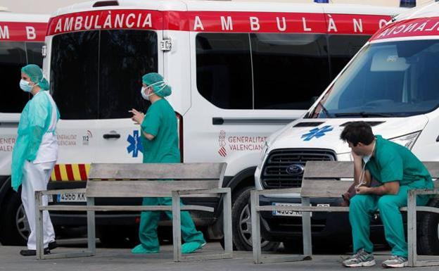 Ambulancias en un hospital valenciano