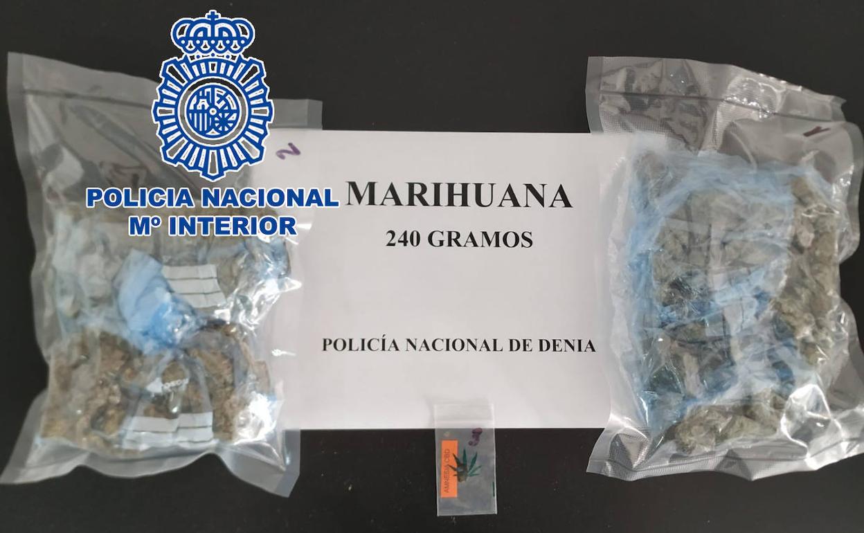 Droga requisada al detenido.