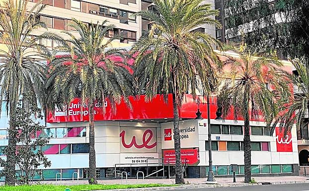 Los perfiles más buscados en el tejido empresarial exigen formación específica en su campo de actuación.