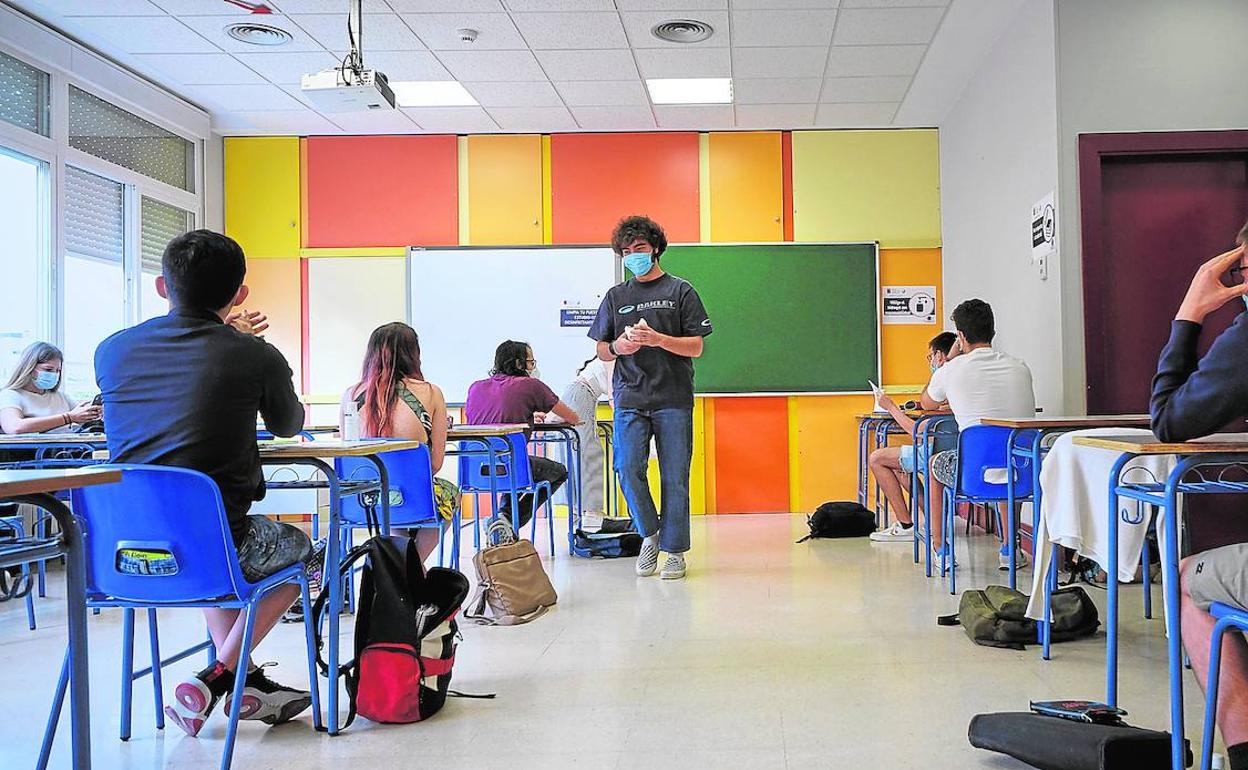 Alumnos de segundo de Bachillerato en una clase. 