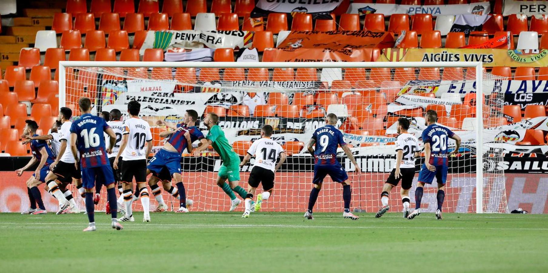 Fotos: El derbi entre el Valencia y el Levante, en imágenes