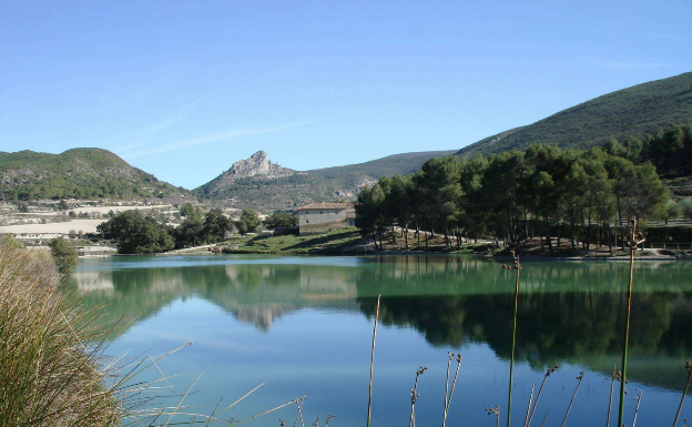 Lago artificial del Bosquet.