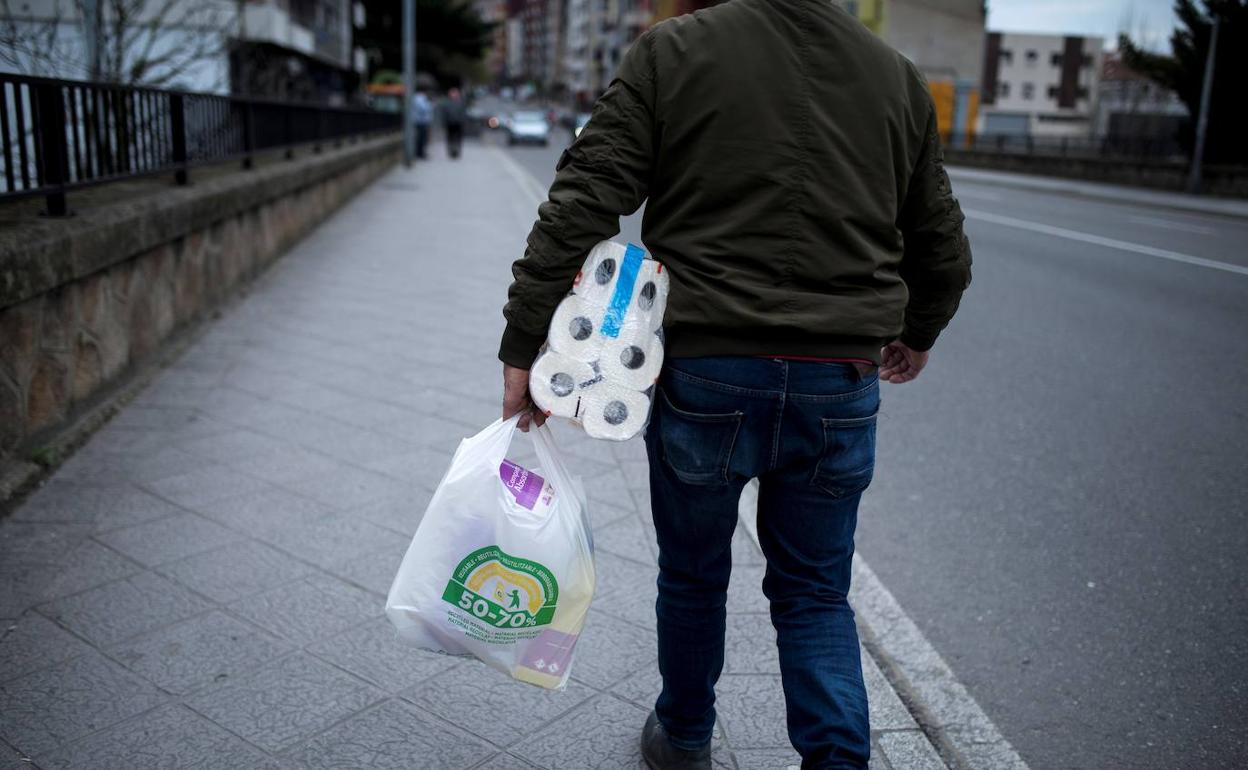 Un estudio analiza por qué voló el papel higiénico de los supermercados