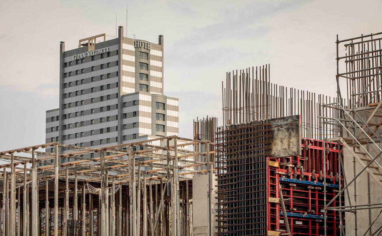 Un edificio en construcción en Valencia. 