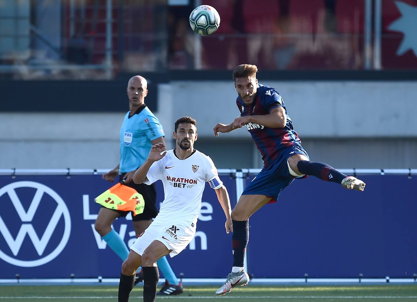 El Levante UD recibe al Sevilla FC, en el partido correspondiente a la jornada 29 de Liga, en el estadio Camilo Cano de La Nucía (Alicante).