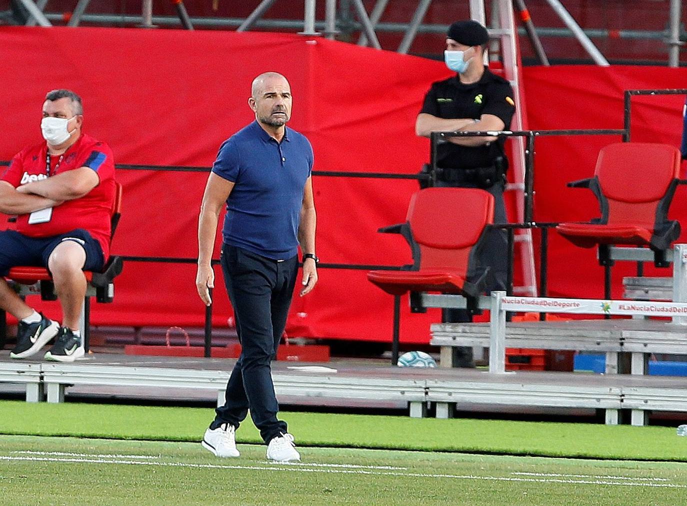 El Levante UD recibe al Sevilla FC, en el partido correspondiente a la jornada 29 de Liga, en el estadio Camilo Cano de La Nucía (Alicante).