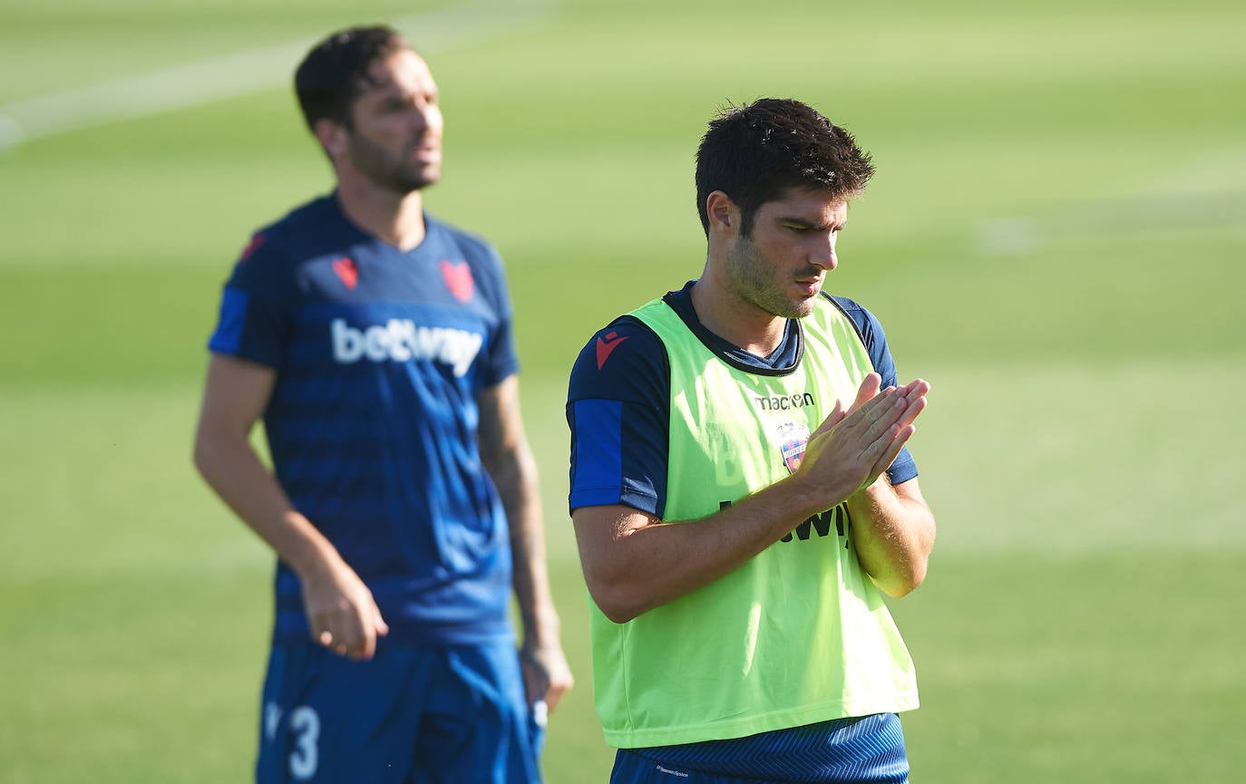 El Levante UD recibe al Sevilla FC, en el partido correspondiente a la jornada 29 de Liga, en el estadio Camilo Cano de La Nucía (Alicante).