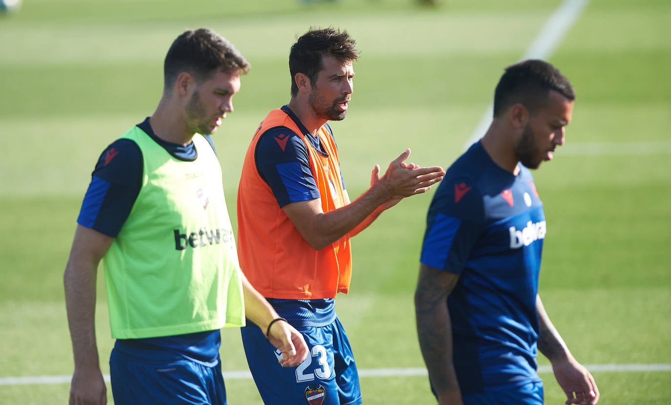 El Levante UD recibe al Sevilla FC, en el partido correspondiente a la jornada 29 de Liga, en el estadio Camilo Cano de La Nucía (Alicante).