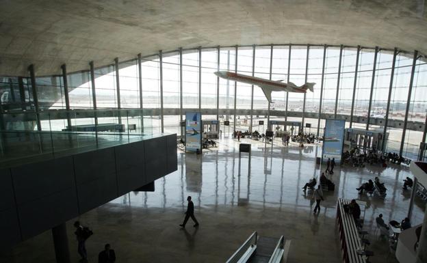 Valencia y Alicante, puntos de entrada a España para vuelos y barcos de fuera de la UE