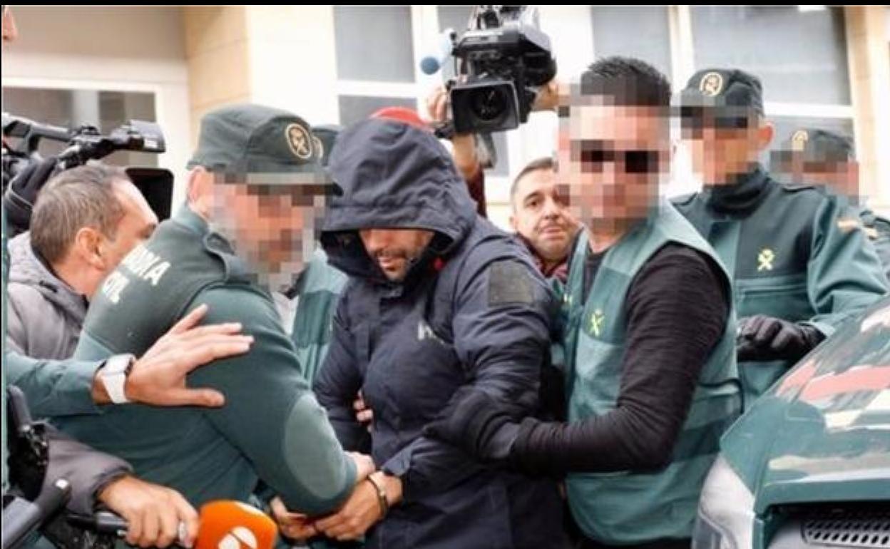 Jorge Ignacio P.J., escoltado por la Guardia Civil.