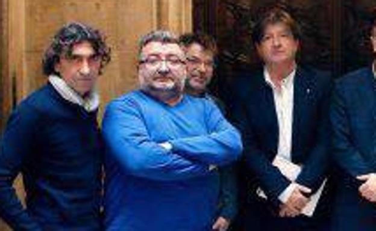 Los empresarios de la familia Adell Bover, a la izquierda, en un acto en el Palau.