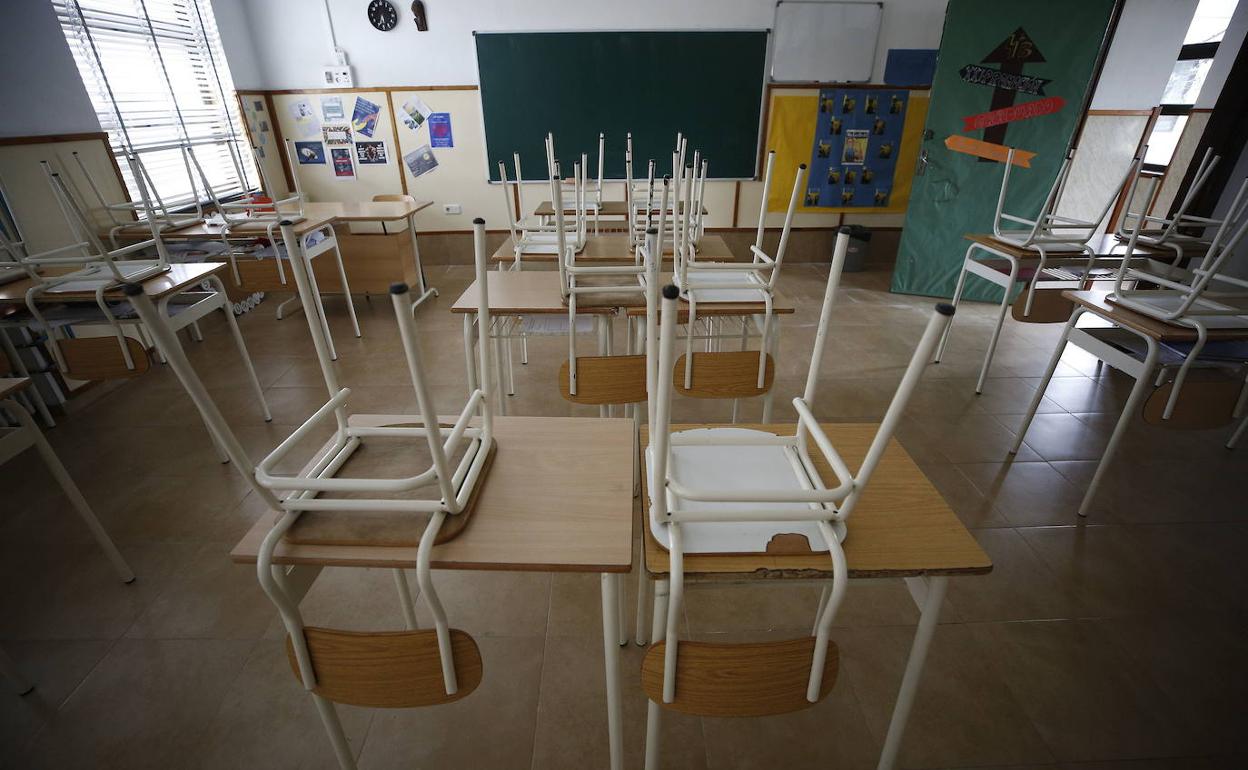 Aulas cerradas en un colegio. 