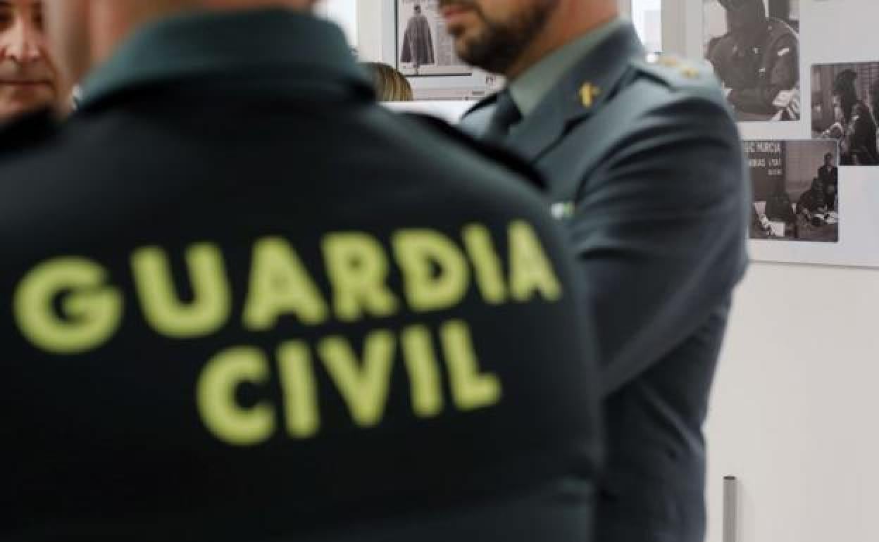 Agentes de la Guardia Civil. 