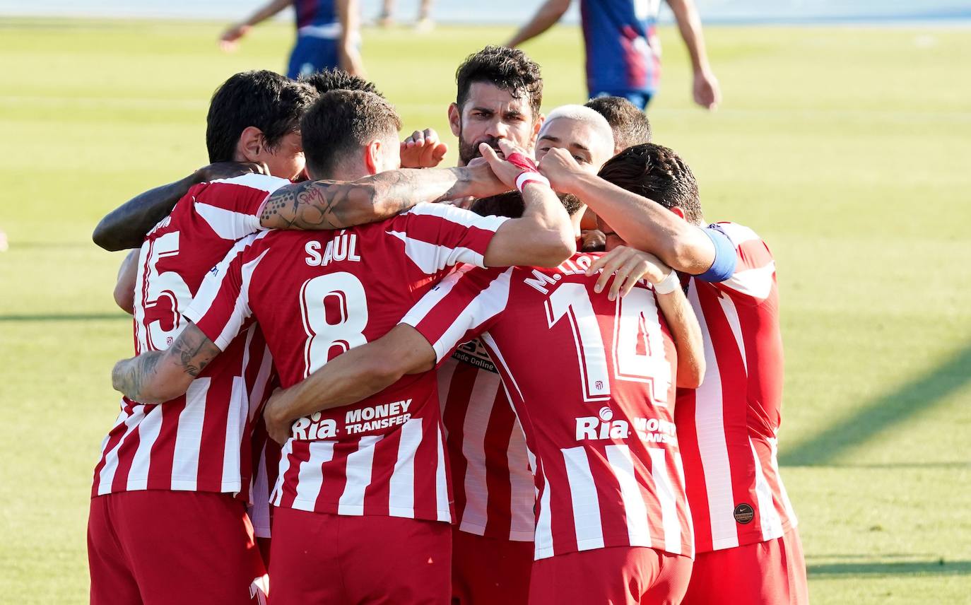 El Atlético se afianza en la tercera plaza en un encuentro en el que los 'colchoneros' arrancaron de forma demoledora y que se equilibró en la segunda parte.