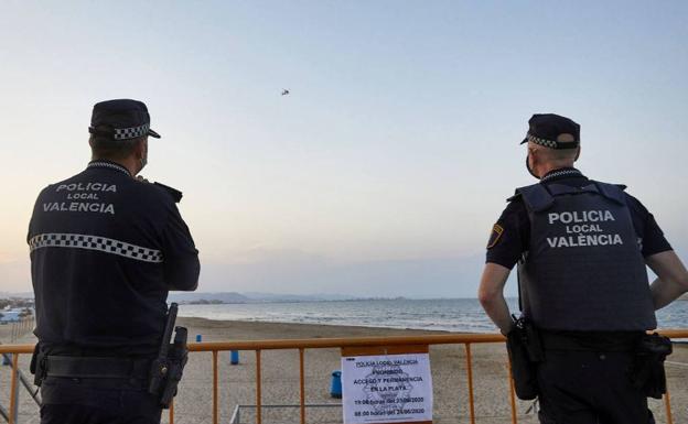 Un joven herido por arma blanca y una pelea entre varias personas durante la noche de San Juan en Valencia