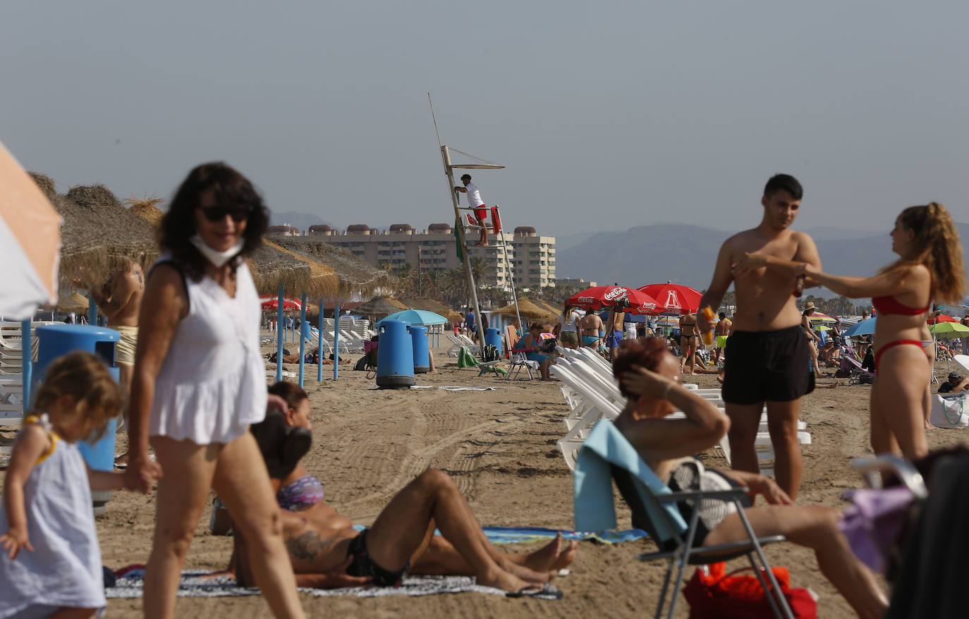 Playa de La Malvarrosa, Valencia. 