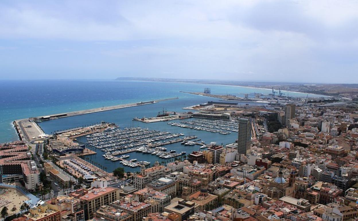 Herido por arma blanca cerca de una zona de ocio del puerto de Alicante