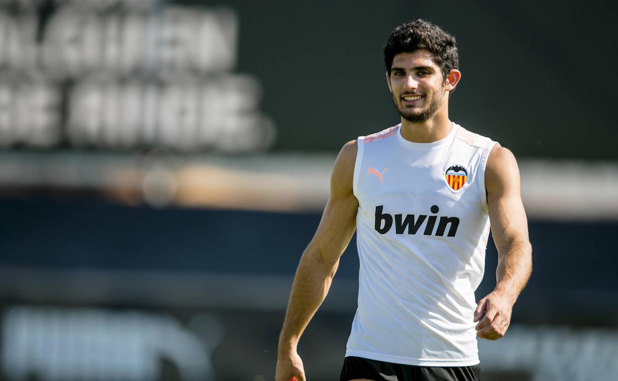 Guedes, durante una sesión preparatoria de esta semana tras haberse reencontrado con el gol. 