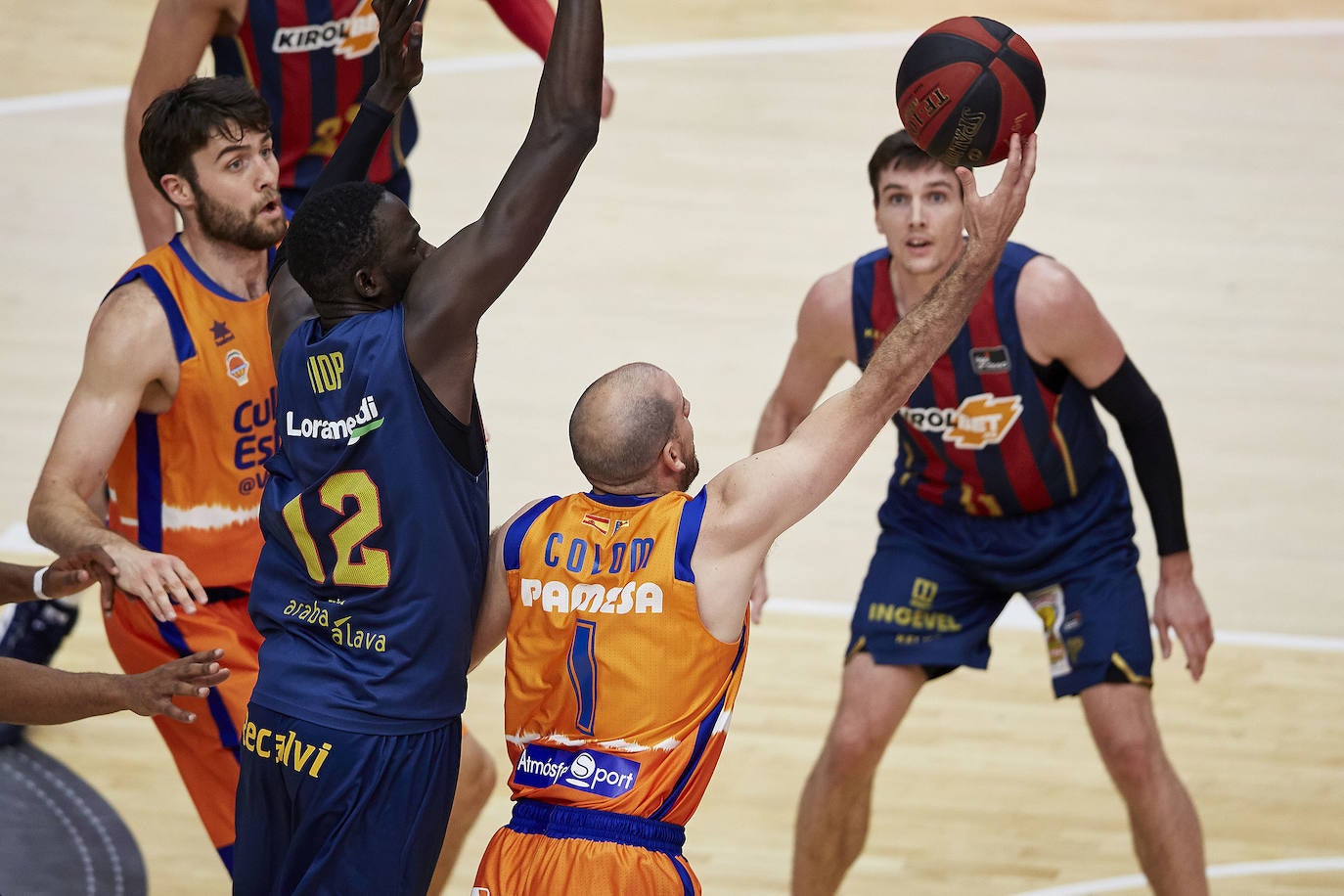 Fotos: ACB: espectaculares imágenes del Valencia Basket - Baskonia