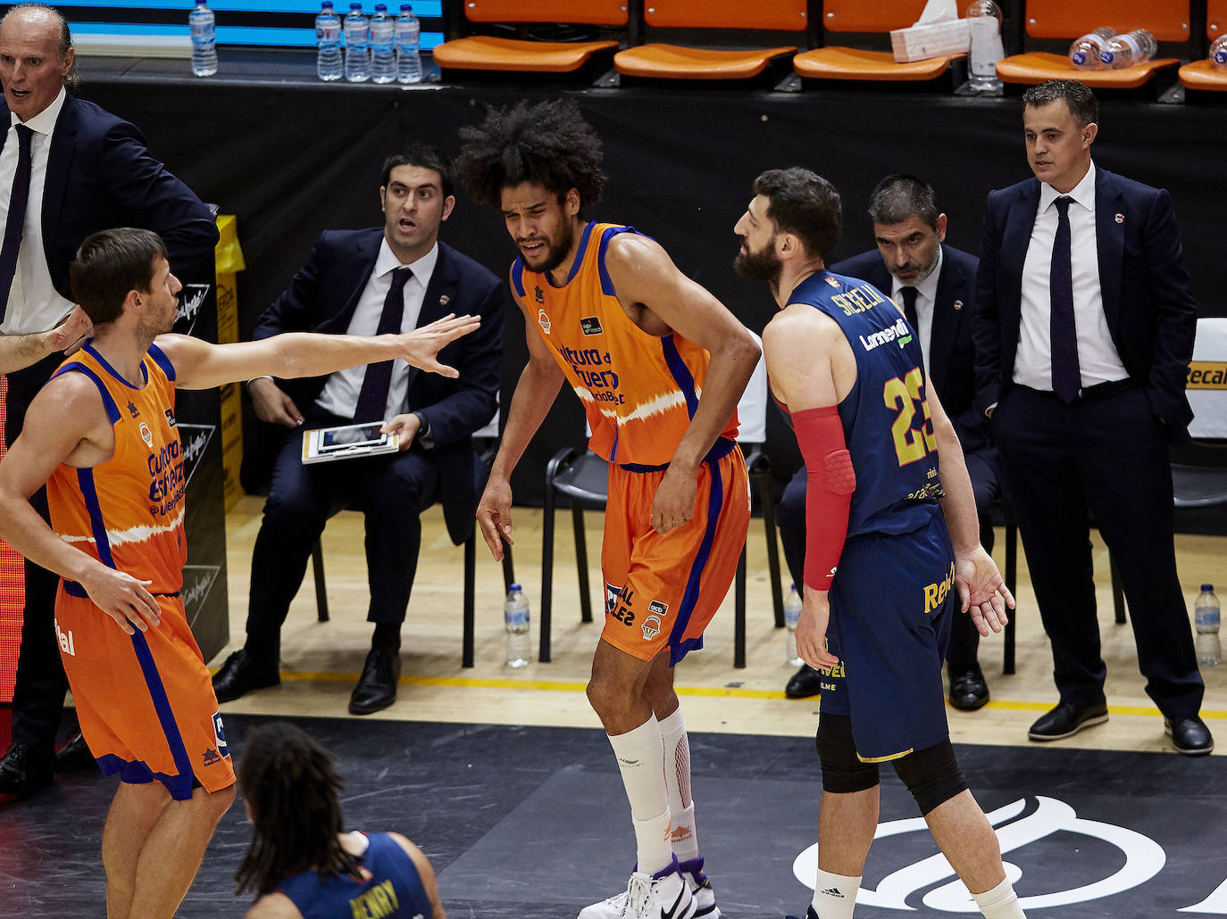 Fotos: ACB: espectaculares imágenes del Valencia Basket - Baskonia