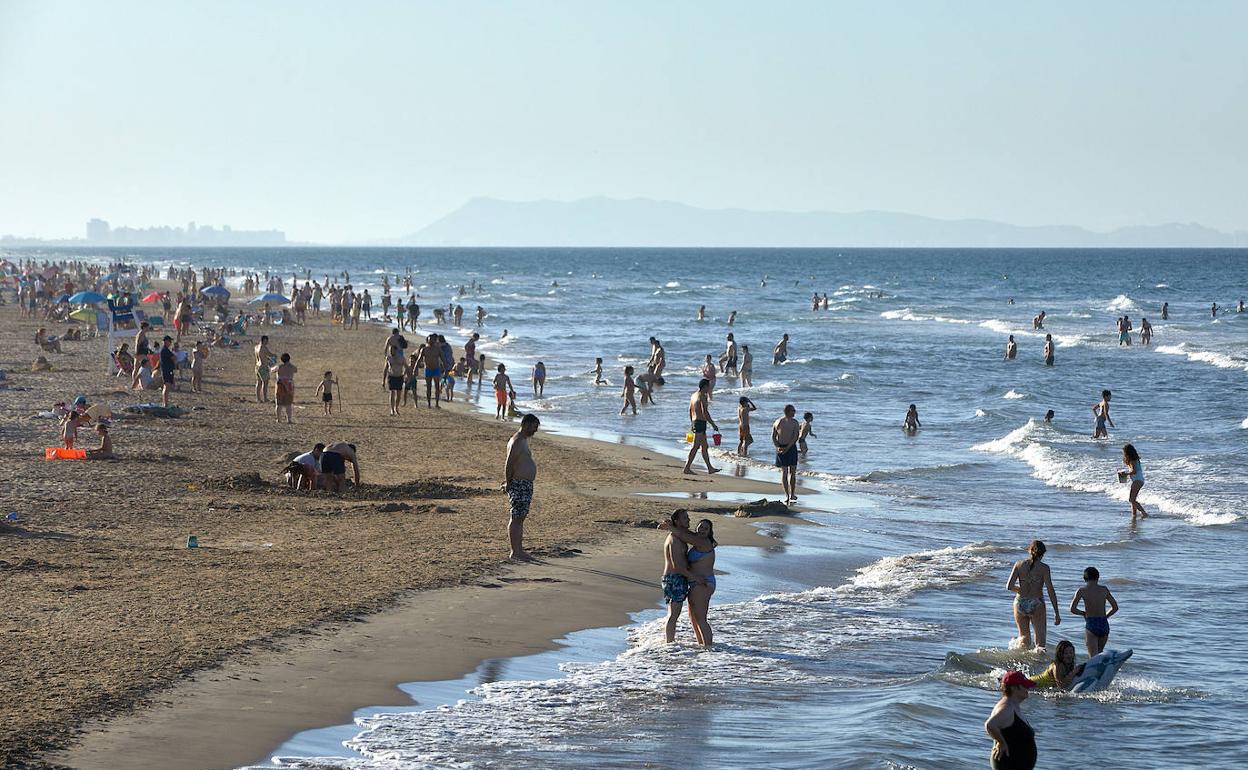 Aspecto que presentaba la playa Nord de Gandia el fin de semana. 