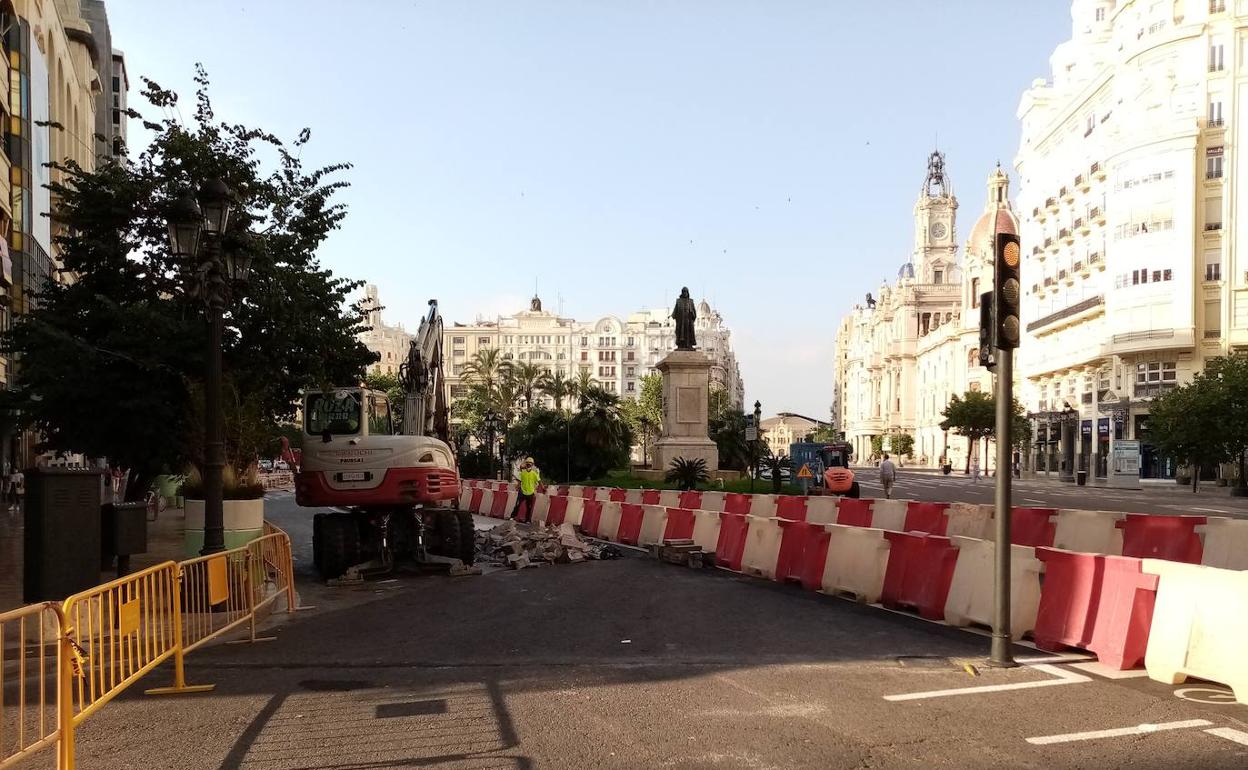 Inicio de las obras en una de las antiguas dársenas de la EMT. 