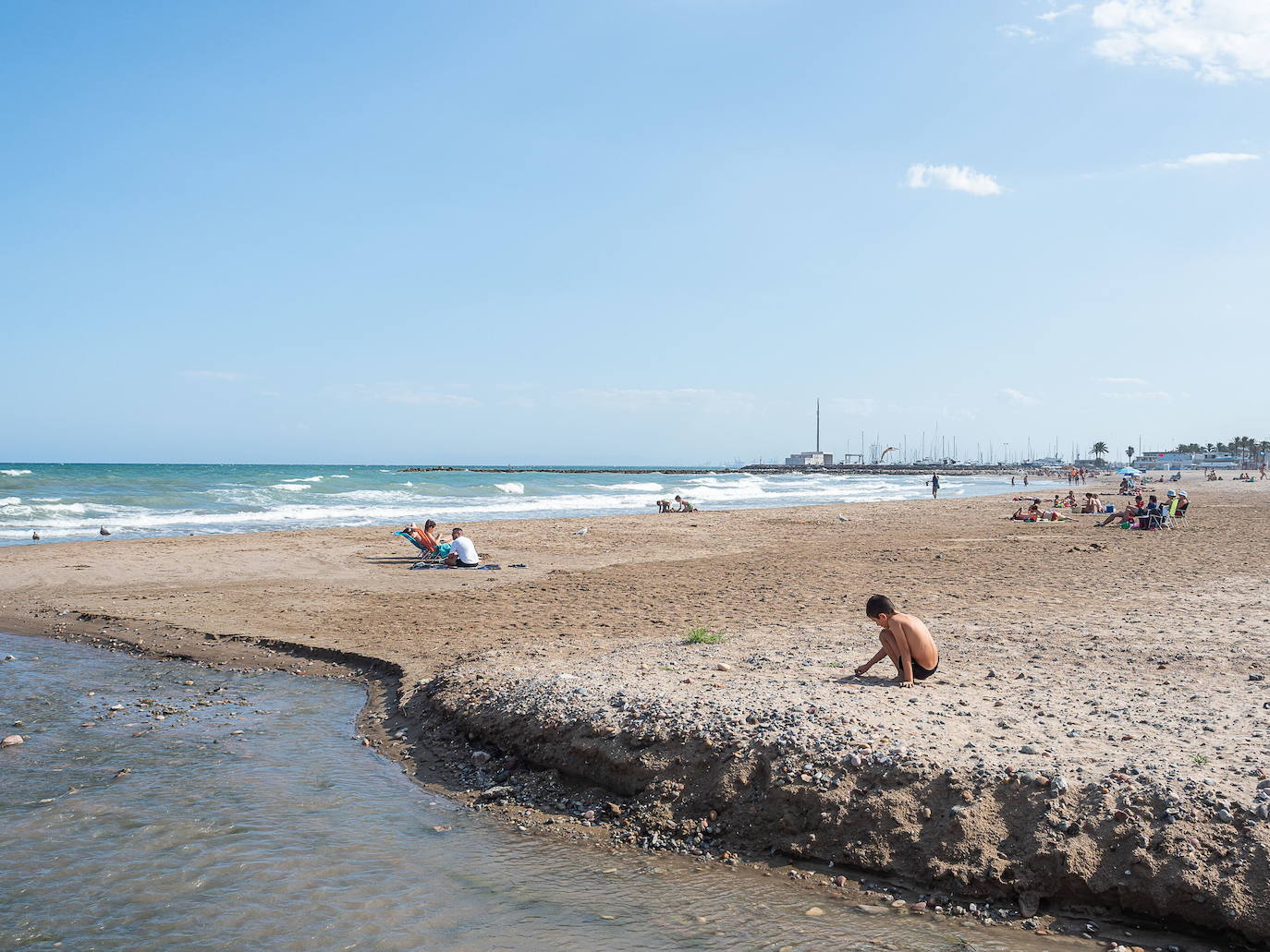 PLAYA DE MEDICALIA EN EL PUIG. La playa de Medicalia en El Puig también ha caído en la lista negra por la contaminación.