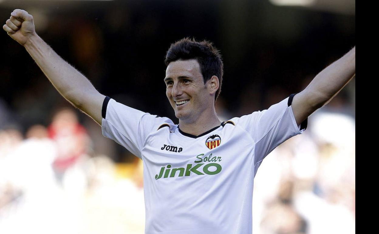 Aduriz volverá a recibir el cariño del club de Mestalla aunque la afición no pueda participar en directo. 