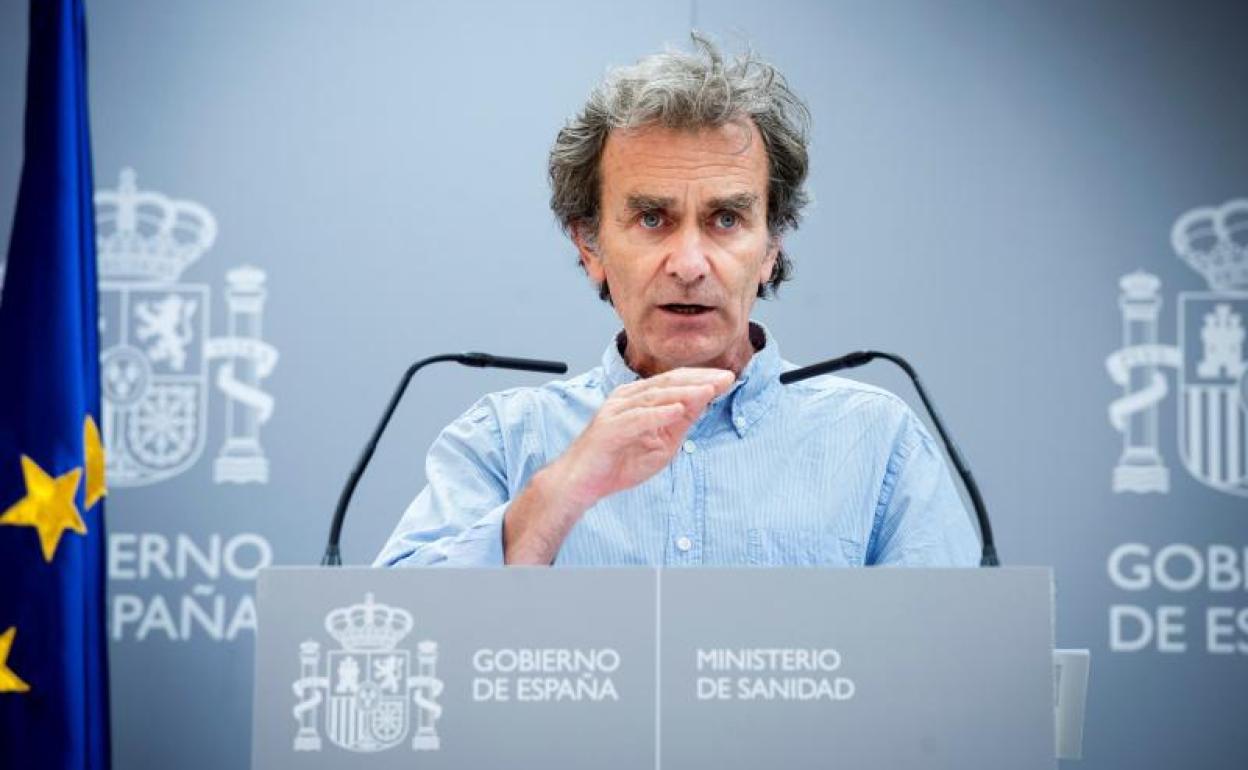 El director del Centro de Emergencias y Alertas Sanitarias, Fernando Simón, durante la rueda de prensa ofrecida este jueves en Madrid.