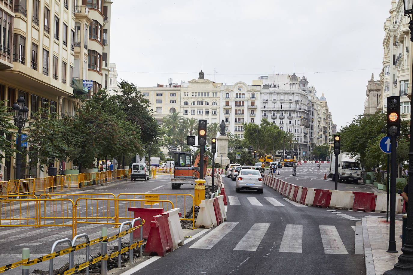 Fotos: Obras en la plaza del Ayuntamiento de Valencia