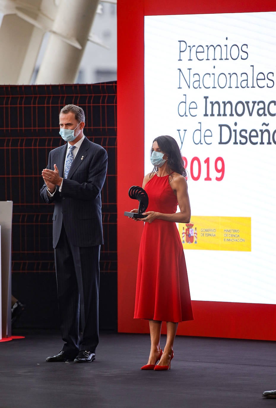 Don Felipe y Doña Letizia entregan en el Museo de las Ciencias los Premios Nacionales de Diseño al presidente de Iberdrola, Ignacio Galán, a Porcelanosa, a la empresa Point y a la diseñadora Marisa Gallén