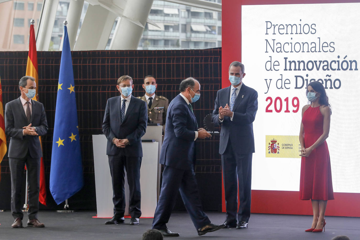 Don Felipe y Doña Letizia entregan en el Museo de las Ciencias los Premios Nacionales de Diseño al presidente de Iberdrola, Ignacio Galán, a Porcelanosa, a la empresa Point y a la diseñadora Marisa Gallén