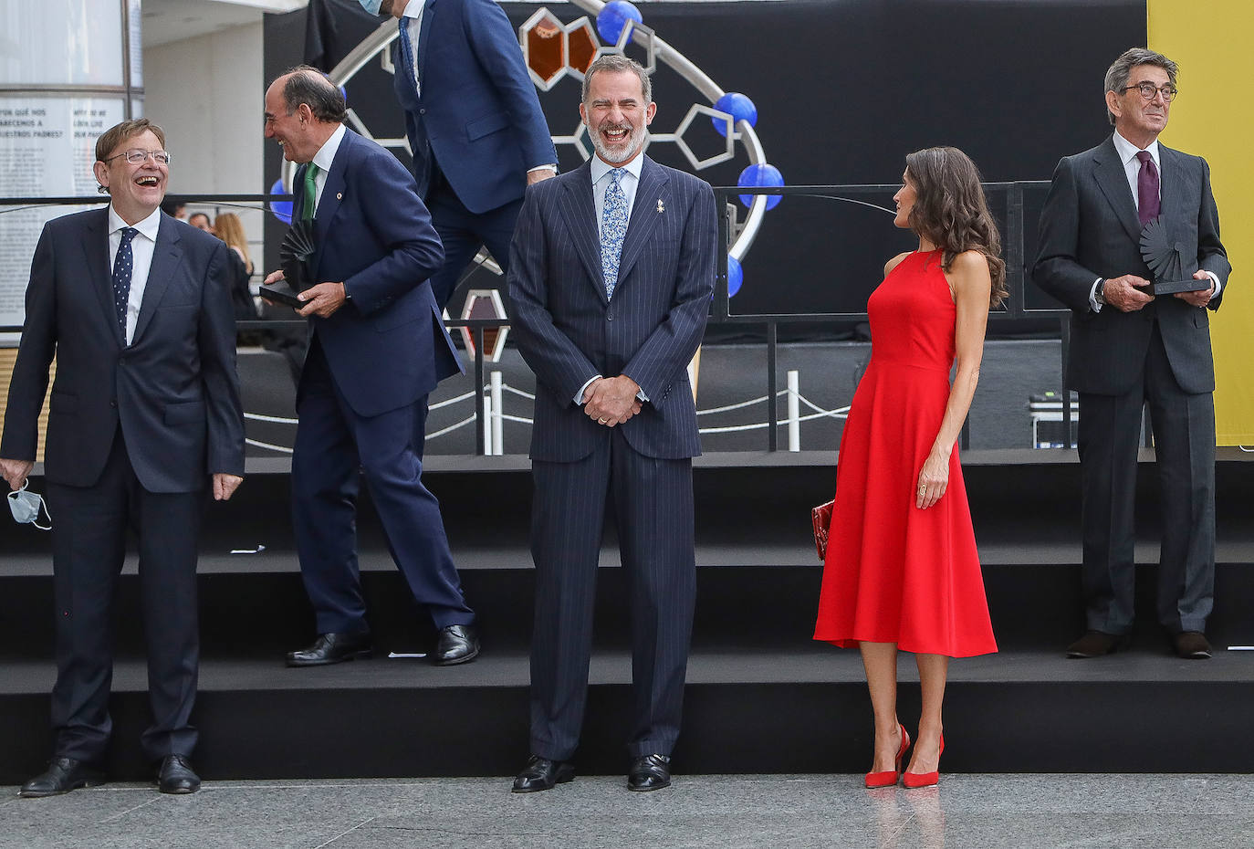 Don Felipe y Doña Letizia entregan en el Museo de las Ciencias los Premios Nacionales de Diseño al presidente de Iberdrola, Ignacio Galán, a Porcelanosa, a la empresa Point y a la diseñadora Marisa Gallén