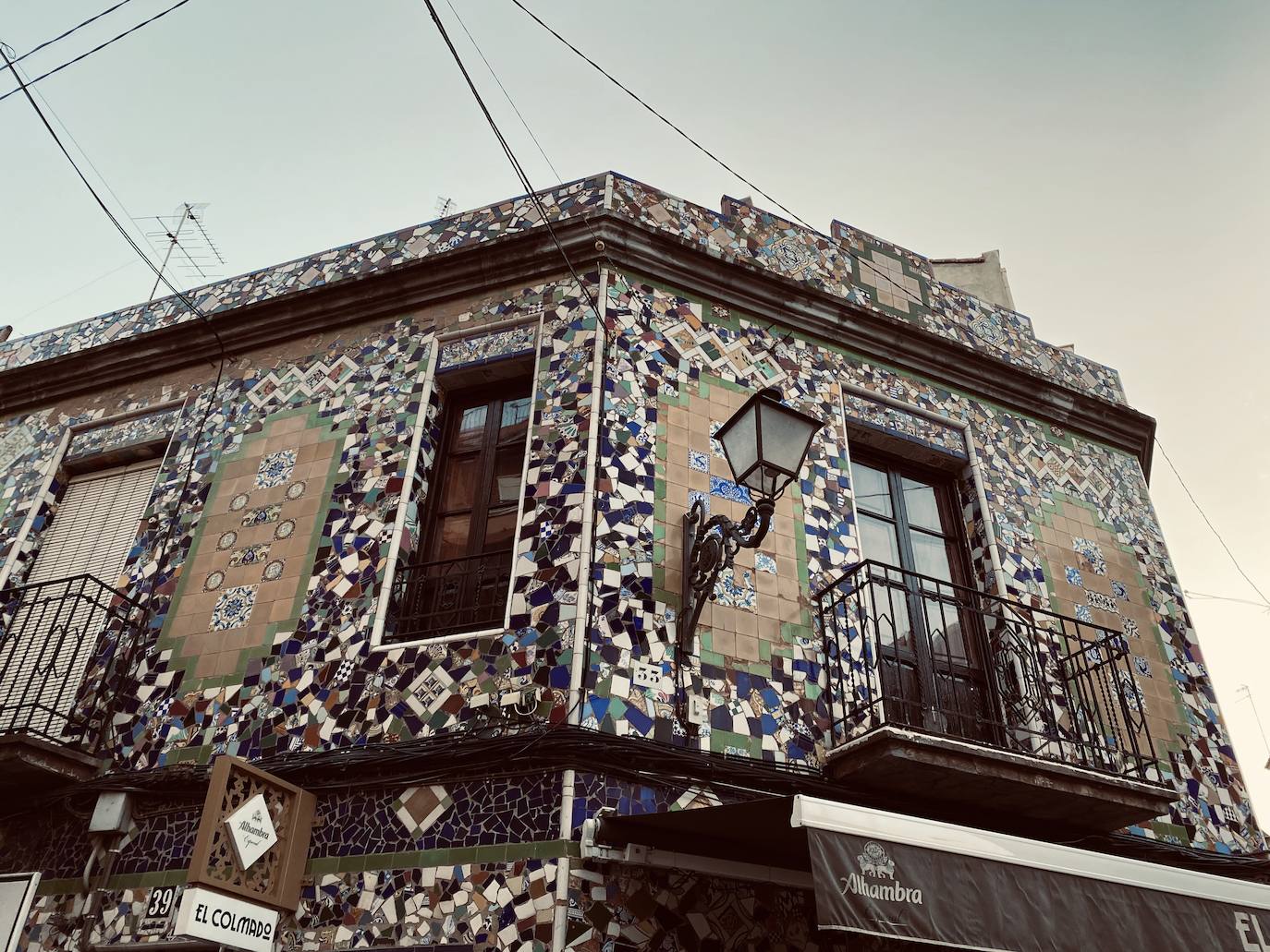 En la calle Murta, en el espacio en que rodó Almodóvar. 