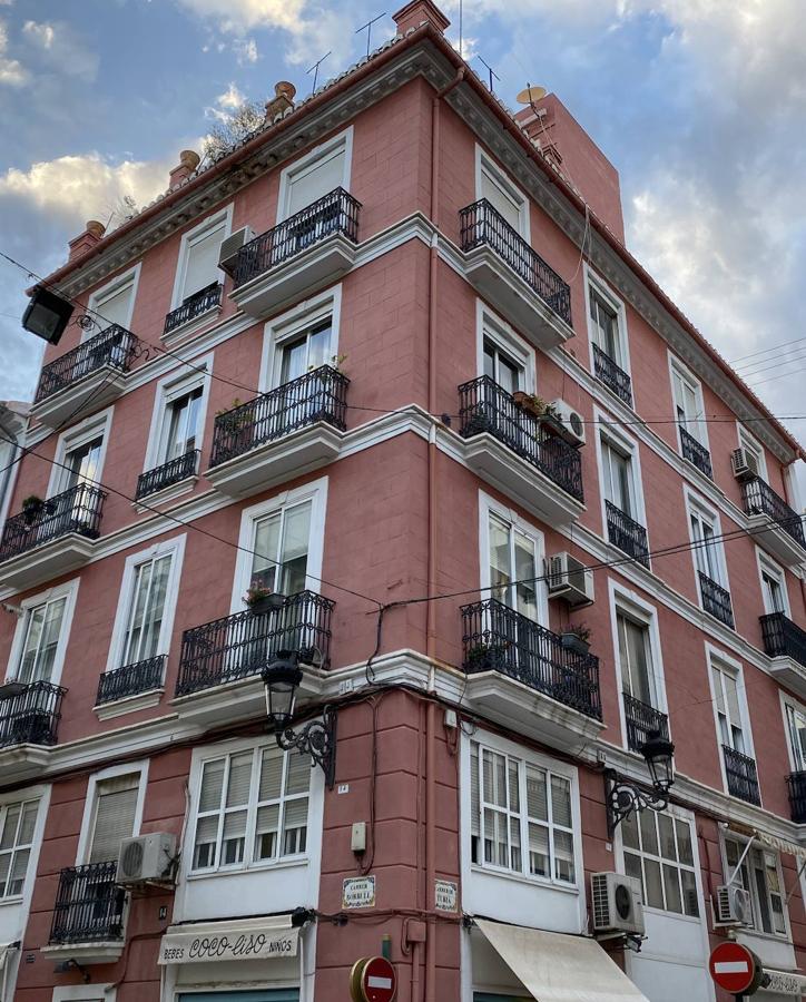 Edificio en la calle Turia.