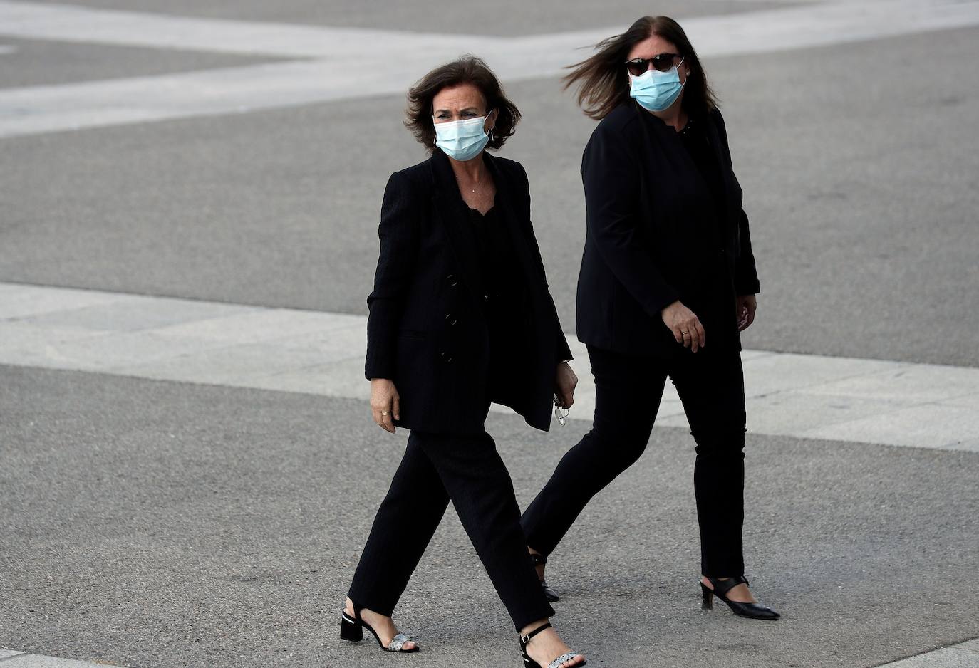 Los reyes, sus hijas, la vicepresidenta del Gobierno Carmen Calvo y representantes de otras instituciones del Estado y de partidos políticos asisten al funeral por las víctimas del coronavirus que se celebra en la catedral madrileña de La Almudena organizado por la Conferencia Episcopal.