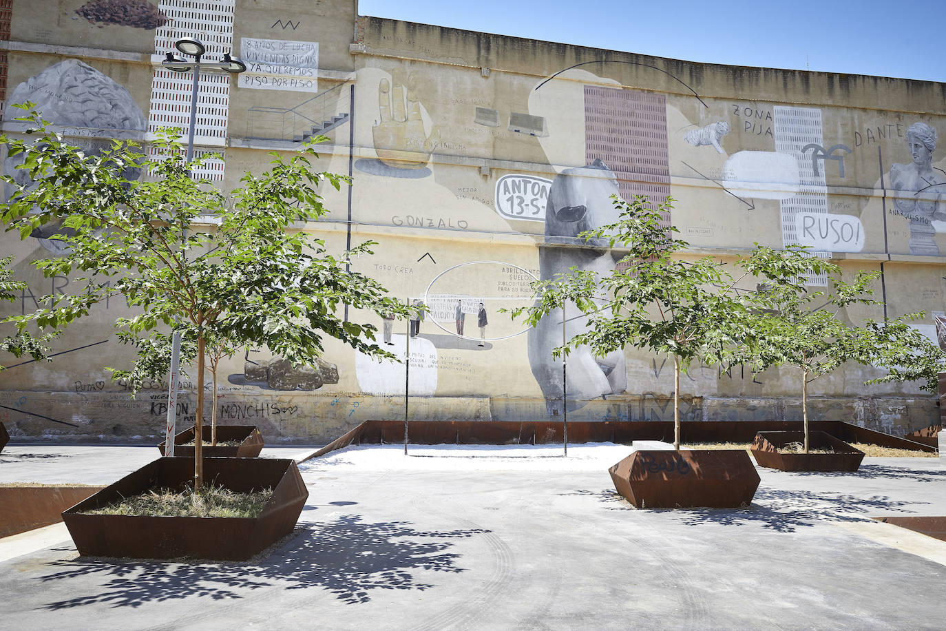 Ya se pueden ver algunas de las esculturas que forman parte del espacio ubicado en la Calle Beneficiencia de Valencia.