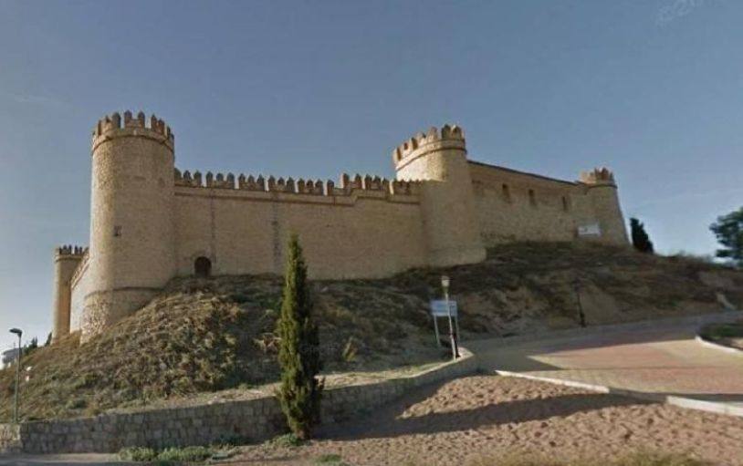 EL CASTILLO DE MAQUEDA - Por fuera fortificado y por dentro la casa-cuartel de la Guardia Civil Ya en marzo de 2013 se intentó subastar por un precio cercano a los 9,5 millones de euros. Más de 7 años después su venta está estimada por GIESE en 5.908.126 euros. 