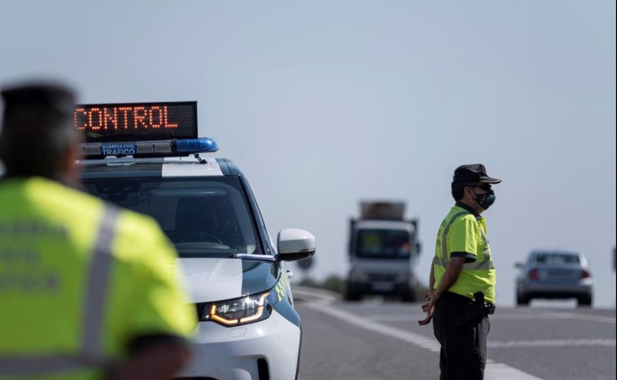 Control de la Guardia Civil durante la 'nueva normalidad'.