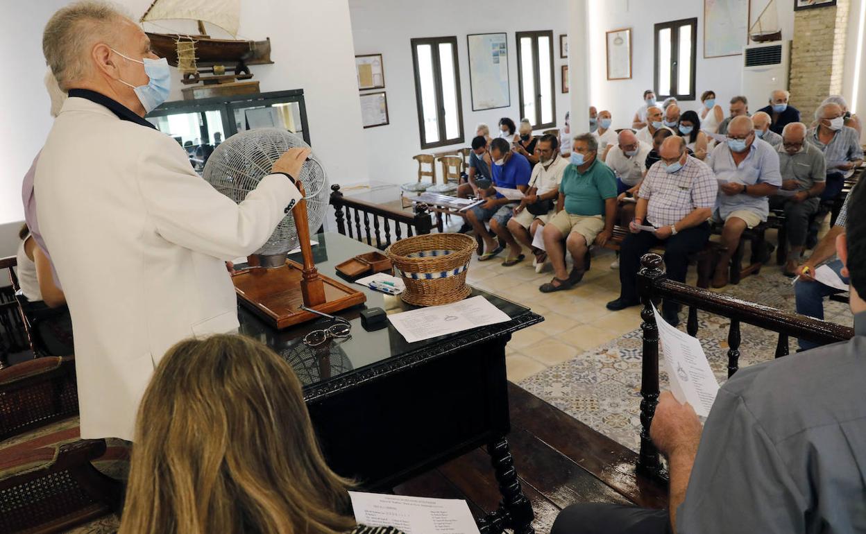 Sorteo de redolins en la nueva sede de la Casa de la Comunitat de El Palmar. 