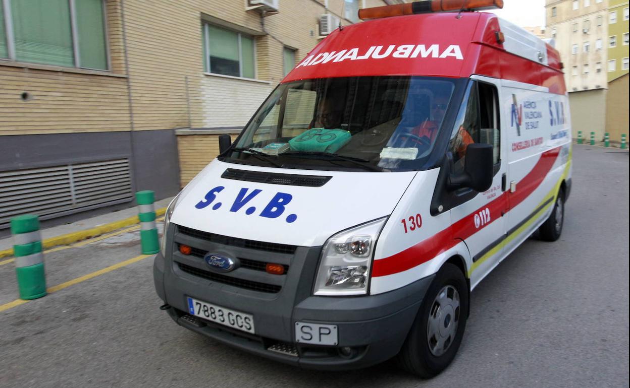 Herido un ciclista tras sufrir un accidente contra un coche en Xàbia